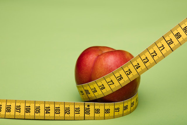 average waist size for women