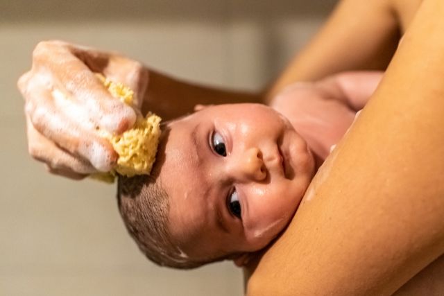 newborn bath